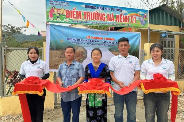 Biểu tượng đóng góp cộng đồng của Fun88 với hình ảnh người giúp đỡ nhau